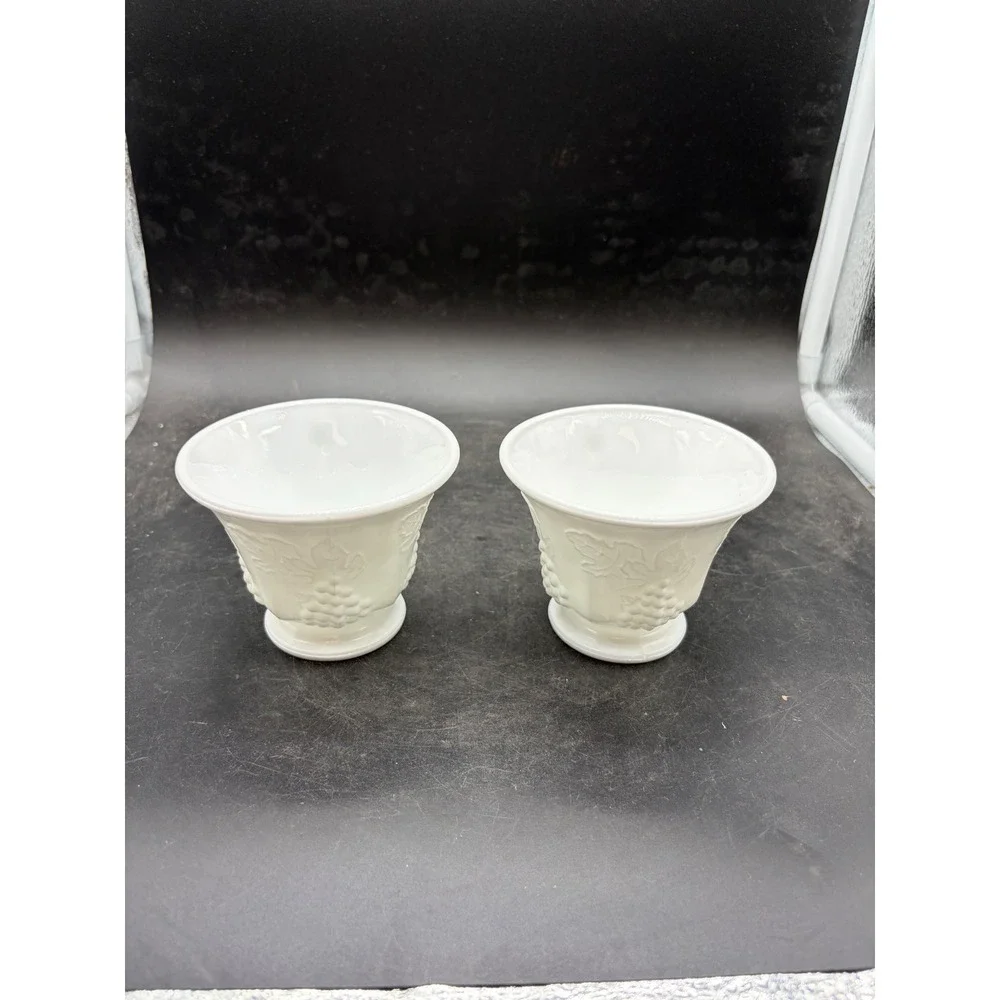 Westmoreland Milk Glass Paneled Grape Snack Set 2 Cups 2 Plates‎ Vintage White